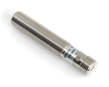 Indukční snímač M12 L=68 mm konektor M12 PNP NO Sn = 2 mm