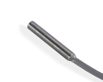 Indukční snímač M5 L=30 mm kabel 0,3 m konektor M8 NPN NC Sn = 0,8 mm