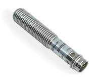 Induktiver Sensor M8 L=45 mm Stecker M8 PNP NO Sn = 2 mm
