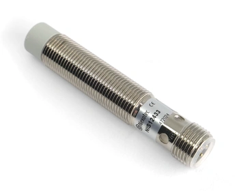 Induktiver Sensor M12 L=68 mm Stecker M12 PNP NO Sn = 8 mm