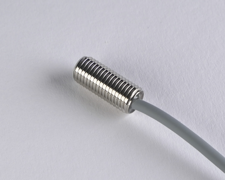 Induktív érzékelő M8 L=18 mm kábel 2m PNP NO Sn = 4 mm