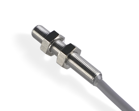 NIS05074 - 3 - Induktív érzékelő M5 L=30 mm kábel 2m PNP NC Sn = 1 mm