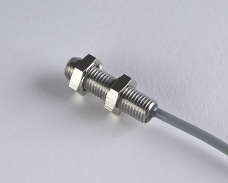 NIS08124-K3 - Czujnik indukcyjny M8 30 mm przewód 3m PNP NC Sn = 2 mm