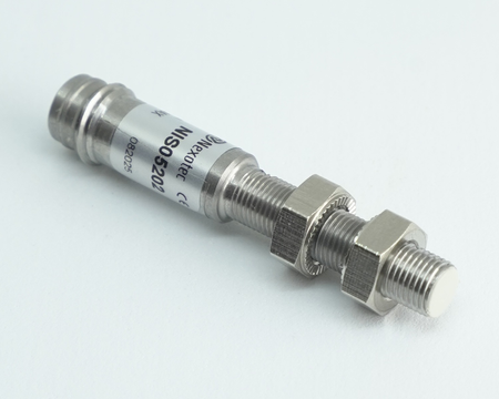 Inductive sensor M5 40 mm connector M8 NPN NC Sn = 0,8 mm