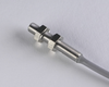 NIS05043 - Czujnik indukcyjny M5 28 mm przewód 2m PNP NO Sn = 1 mm