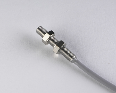 NIS05062 - 5 - Induktív érzékelő M5 L=30 mm kábel 2m NPN NC Sn = 0,8 mm