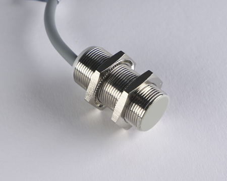 Induktív érzékelő M18 L=35 mm kábel 5m PNP NO Sn = 15 mm
