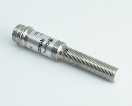 Inductive sensor M5 40 mm connector M8 NPN NC Sn = 0,8 mm