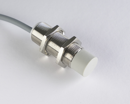 Induktív érzékelő M18 L=55 mm kábel 2m PNP NO Sn = 23 mm