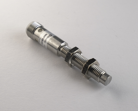 Czujnik indukcyjny M8 całometalowy 70 mm wtyk M12 NPN NO Sn = 3,5 mm