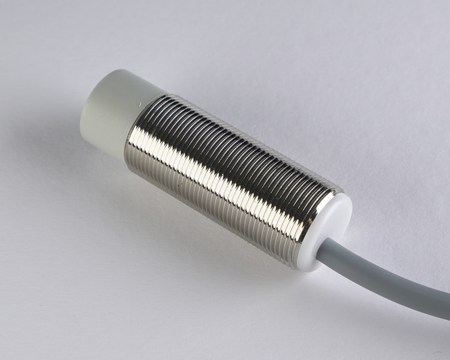 Induktiver Sensor M18 L=55 mm Kabel 2m NPN NC Sn = 16 mm