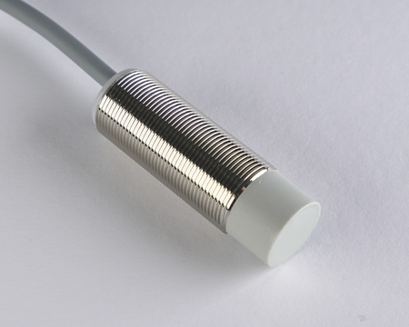 Induktiver Sensor M18 L=55 mm Kabel 3m NPN NO Sn = 16 mm