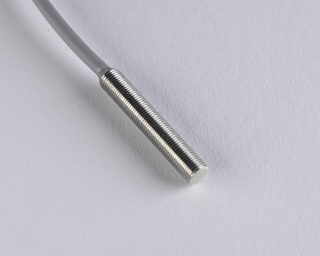 Czujnik indukcyjny M5 L=30 mm przewód 2m PNP NO Sn = 1 mm