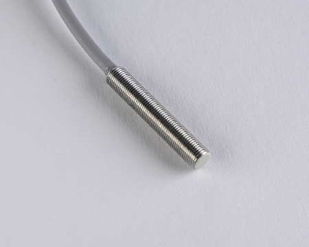 NIS05381 - 5 - Indukčný snímač M5 L=30 mm kábel 3m NPN NO Sn = 1,5 mm