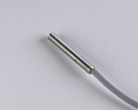 Inductive sensor M4 25 mm cable 5m NPN NO Sn = 1 mm