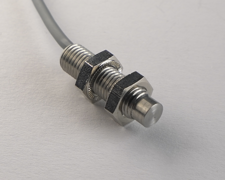 Czujnik indukcyjny M8 całometalowy 30 mm przewód 2m PNP NO Sn = 3,5 mm