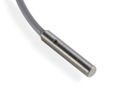NIS05022 - 2 - Indukční snímač M5 L=25 mm kabel 2m NPN NC Sn = 1,5 mm
