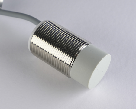 Czujnik indukcyjny M30 L=55 mm przewód 5m PNP NO Sn = 40 mm