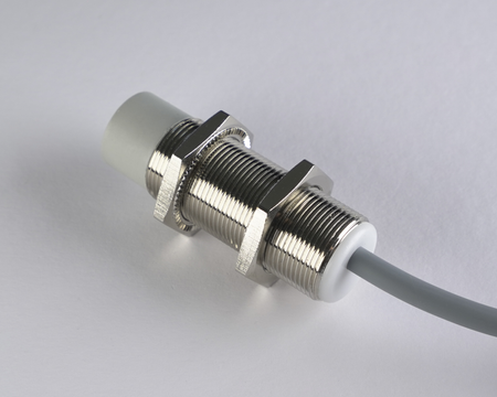 Induktiver Sensor M18 L=55 mm Kabel 3m NPN NO Sn = 16 mm
