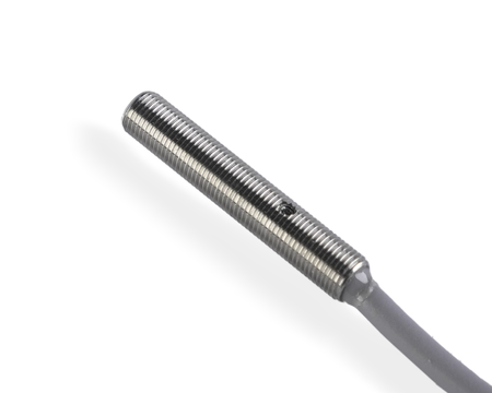 NIS05374 - 1 - Indukčný snímač M5 L=30 mm kábel 3m PNP NC Sn = 1 mm