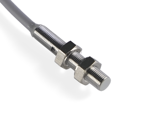 NIS05343 - 4 - Induktiver Sensor M5 L=28 mm Kabel 3m PNP NO Sn = 1 mm