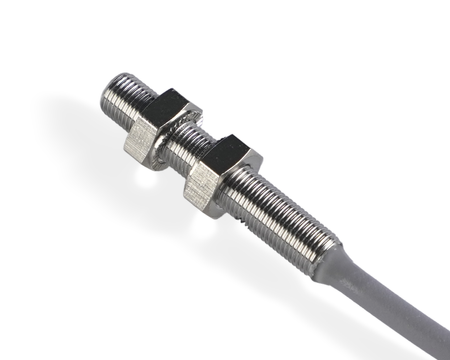 NIS05043 - 3 - Indukční snímač M5 L=28 mm kabel 2m PNP NO Sn = 1 mm