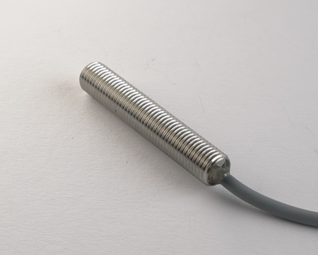 Czujnik indukcyjny M8 całometalowy 45 mm przewód 5m NPN NC Sn = 2 mm