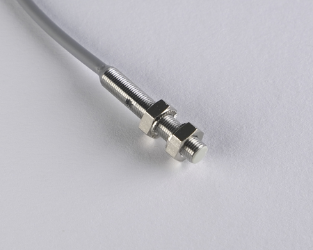 Inductive sensor M5 28 mm cable 0,3 m connector M8 PNP NO Sn = 1,5 mm