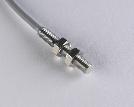 Inductive sensor M5 25 mm cable 0,3 m connector M8 PNP NC Sn = 0,8 mm