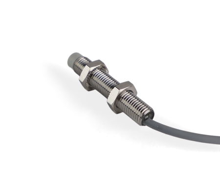 NIS08234-K3 - 3 - Indukčný snímač M8 L=45 mm kábel 3m PNP NC Sn = 4 mm
