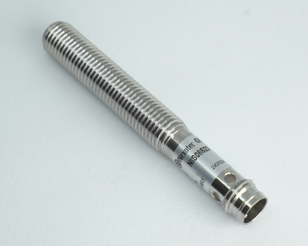 Induktív érzékelő M8 L=60 mm csatlakozó M8 PNP NO Sn = 2 mm