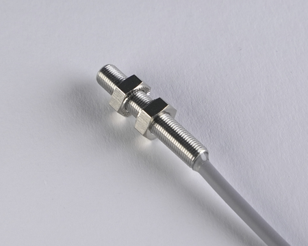 NIS05073 - Czujnik indukcyjny M5 30 mm przewód 2m PNP NO Sn = 1 mm