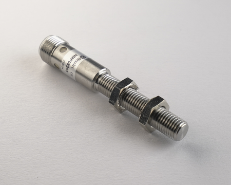 Inductive sensor M8 Metal face 70 mm connector M12 PNP NO Sn = 1 mm