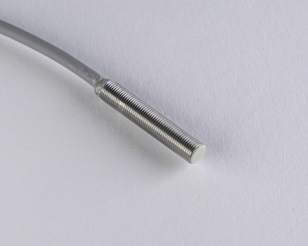 Inductive sensor M5 25 mm cable 0,3 m connector M8 PNP NC Sn = 0,8 mm