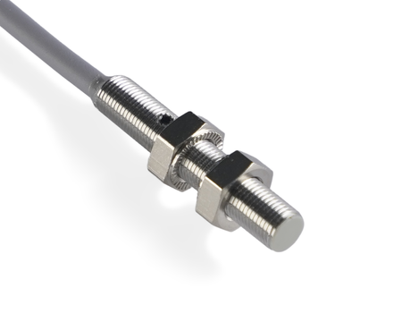 NIS05074 - 4 - Induktív érzékelő M5 L=30 mm kábel 2m PNP NC Sn = 1 mm