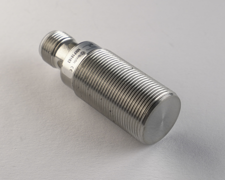 Inductive sensor M18 Metal face 48 mm connector M12 PNP NO Sn = 8 mm