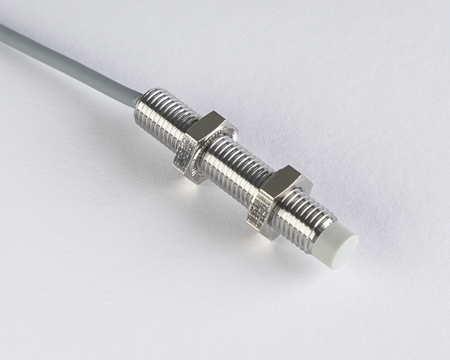 Indukční snímač M8 L=45 mm kabel 2m NPN NO Sn = 6 mm