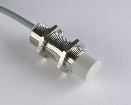 Induktiver Sensor M18 L=55 mm Kabel 2m NPN NC Sn = 16 mm