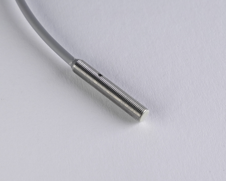 Inductive sensor M5 30 mm cable 0,3 m connector M8 PNP NC Sn = 0,8 mm