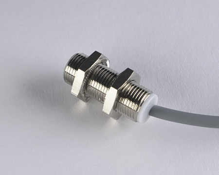 Induktiver Sensor M12 L=30 mm Kabel 2m NPN NO Sn = 6 mm
