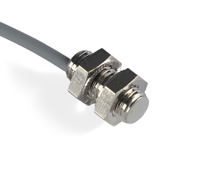NIS08066-K2 - 4 - Indukční snímač M8 L=18 mm kabel 2m PNP NO & NC Sn = 4 mm