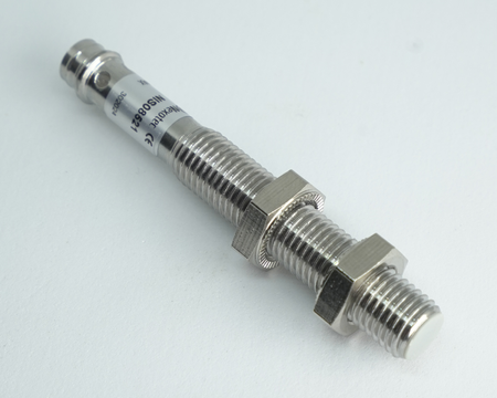Induktiver Sensor M8 L=60 mm Stecker M8 NPN NO Sn = 2 mm
