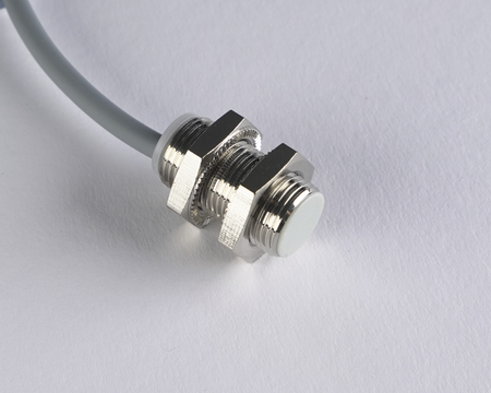 Induktiver Sensor M12 L=22 mm Kabel 2m PNP NO Sn = 4 mm