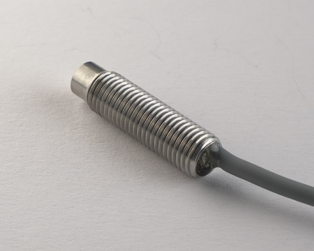 Czujnik indukcyjny M8 całometalowy 30 mm przewód 5m PNP NC Sn = 2 mm