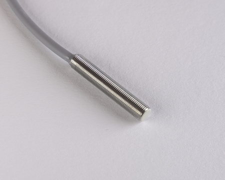 Czujnik indukcyjny M5 L=30 mm przewód 3m NPN NO Sn = 0,8 mm