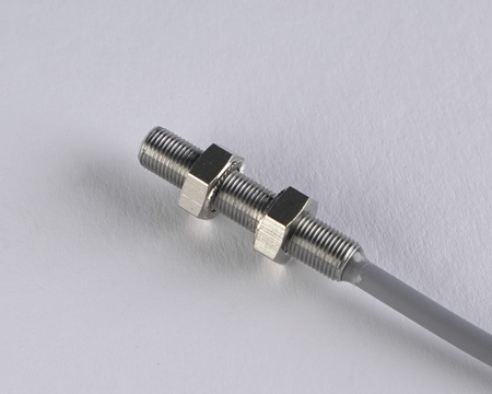 Inductive sensor M5 28 mm cable 0,3 m connector M8 NPN NC Sn = 0,8 mm