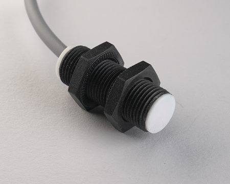NWI12023 - 8 - Indukčný snímač M12 pre zváranie 30 mm kábel 2m PNP NO Sn = 2 mm