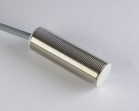 Induktív érzékelő M18 L=55 mm kábel 2m PNP NO Sn = 5 mm