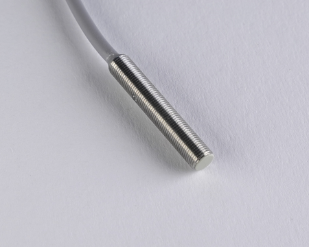 NIS05034 - Czujnik indukcyjny M5 28 mm przewód 2m PNP NC Sn = 0,8 mm