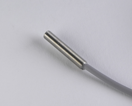 Czujnik indukcyjny M5 L=25 mm przewód 5m PNP NC Sn = 0,8 mm